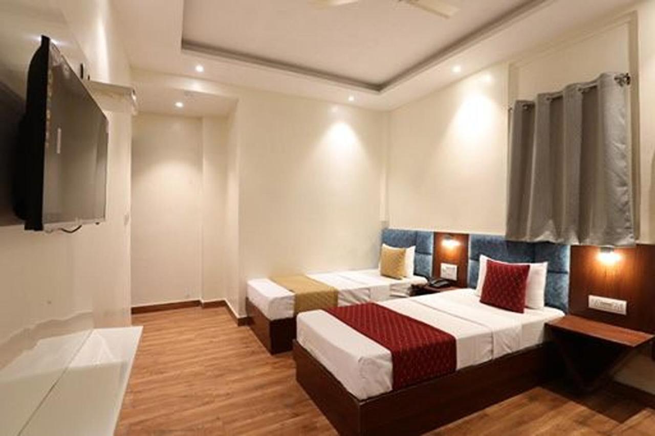 Amrit Hotel New Delhi Ngoại thất bức ảnh