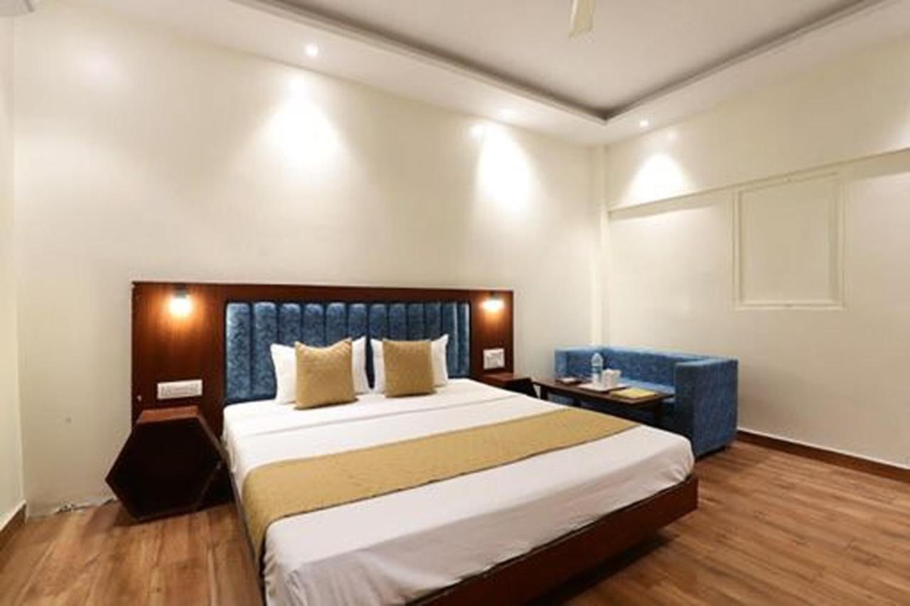 Amrit Hotel New Delhi Ngoại thất bức ảnh